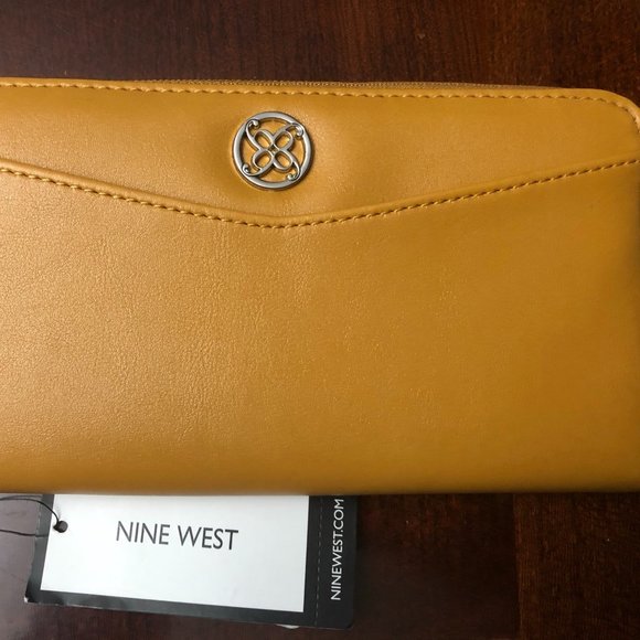 NIne West Wallet - Picture 2 of 3